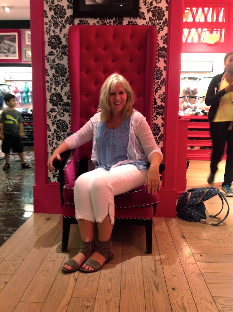 IMG_1268_-_Shopping_by_Victoria_Secret_13