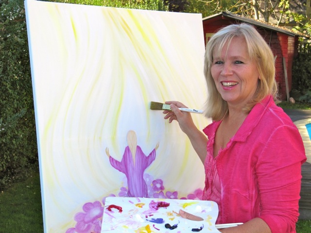 Ursula Weber an der Leinwand